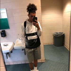 Meet your Posher, Taje